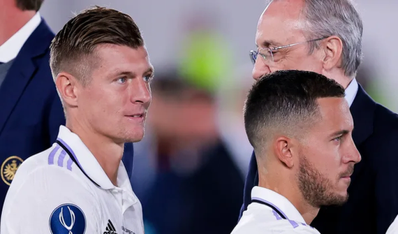 Toni Kroos has criticized his former teammate Eden Hazard for 'letting his career rest' since joining Los Blancos. image