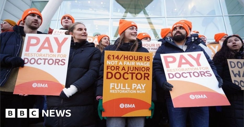 Doctors in England to hold longest NHS strike ever image