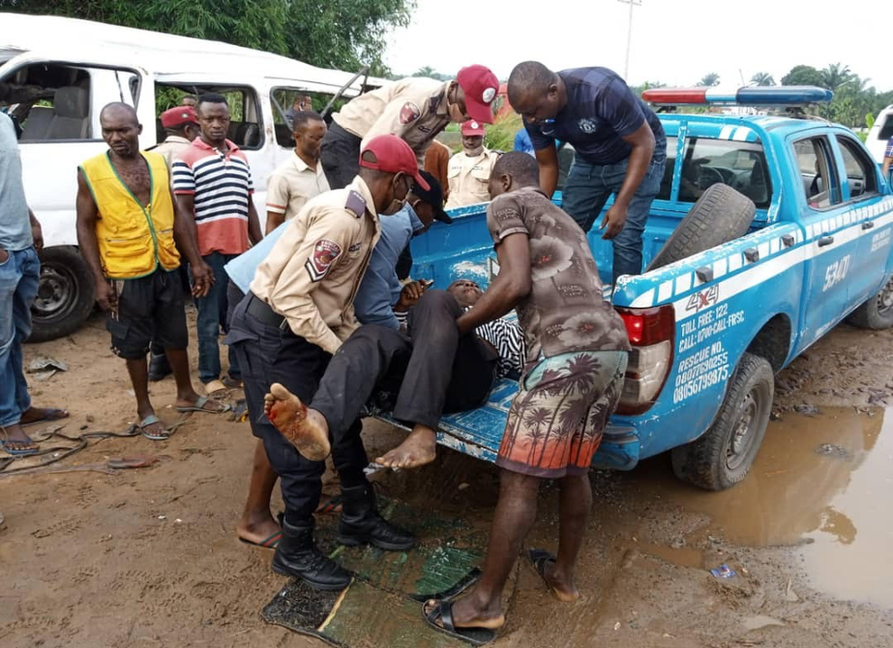 Bride, brother-in-law, 5 bridesmaids, 6 others die in Niger auto crash image