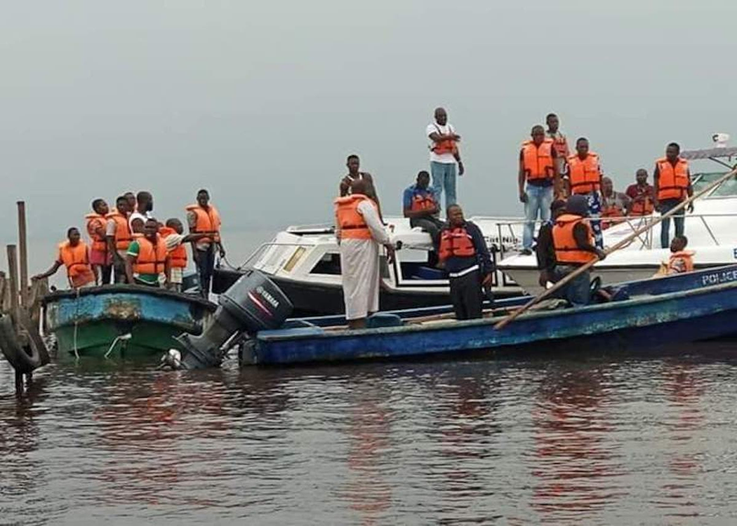 100 die in a boat mishap in Kwara image