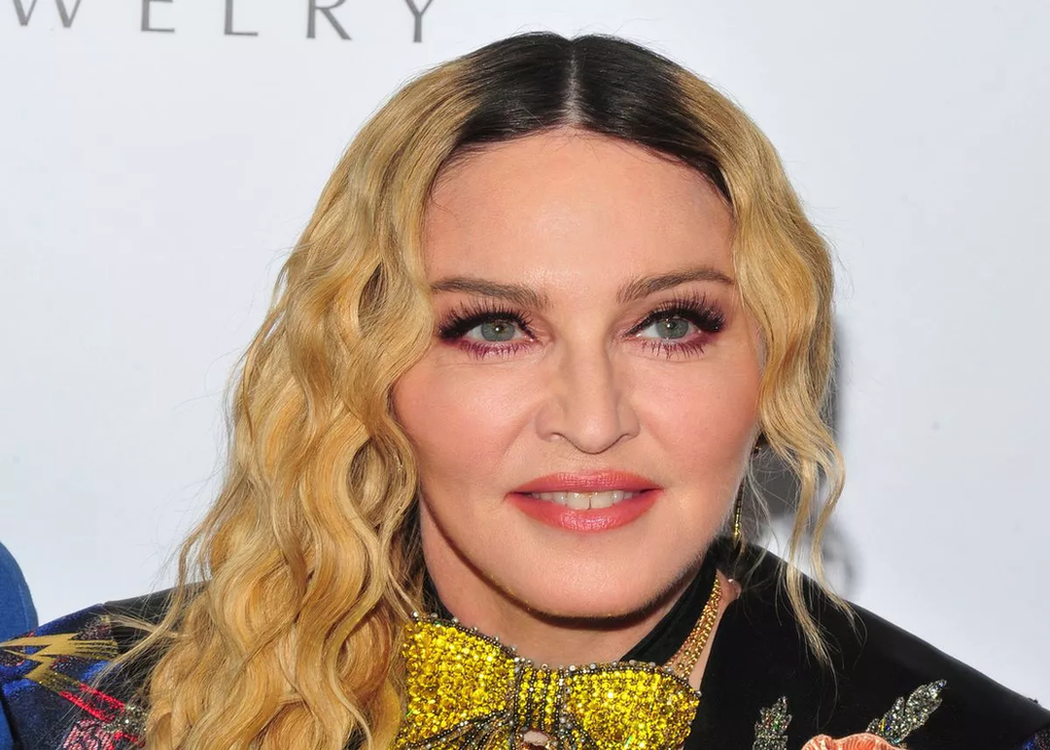 Madonna family reacts after 64-yr-old singer rushed to intensive care: "We may loss her" image