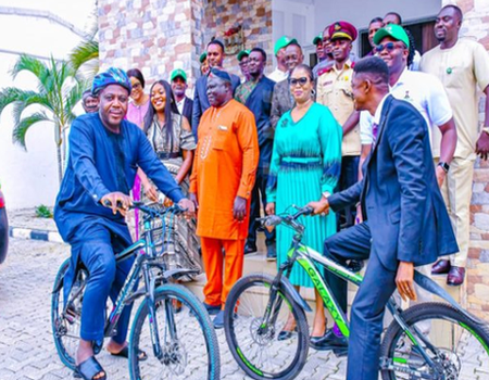 FG urges Nigerians to consider bicycles for transportation image