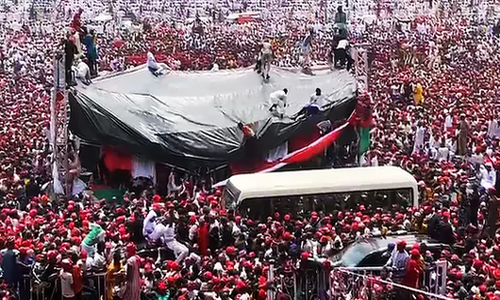 Stage collapses during Kano gov-elect inauguration image