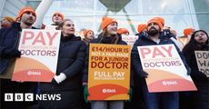 Doctors in England to hold longest NHS strike ever